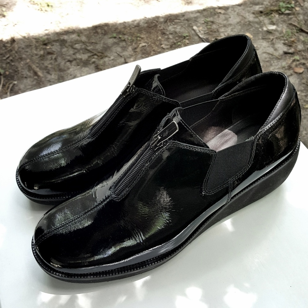 Donald Pliner Patent Platform Sneaker Oxfords